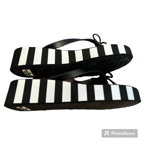 Size 9 Kate spade wedge sandals - Picture 2 of 5